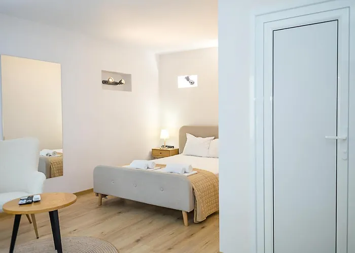 Private With 5bd, Pool & Stunning Sea Views By Flat Mаnаger