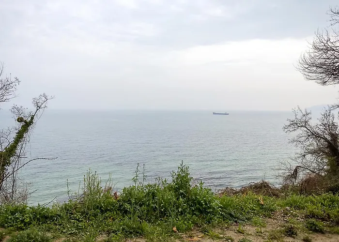 Private With 5bd, Pool & Stunning Sea Views By Flat Mаnаger فيلة