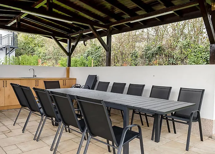 Private With 5bd, Pool & Stunning Sea Views By Flat Mаnаger فارنا