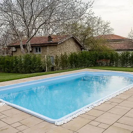 Private With 5bd, Pool & Stunning Sea Views By Flat Mаnаger Warna