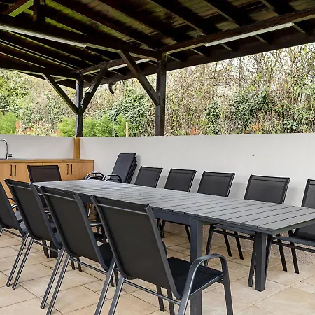 Private With 5bd, Pool & Stunning Sea Views By Flat Mаnаger Warna