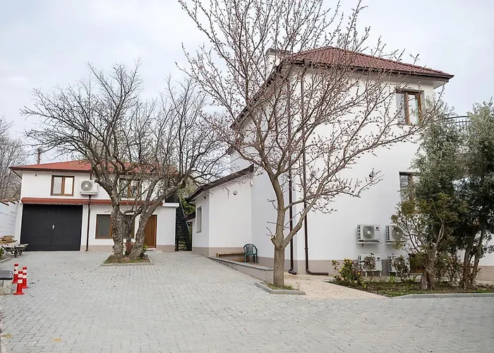 Private With 5bd, Pool & Stunning Sea Views By Flat Mаnаger Villa